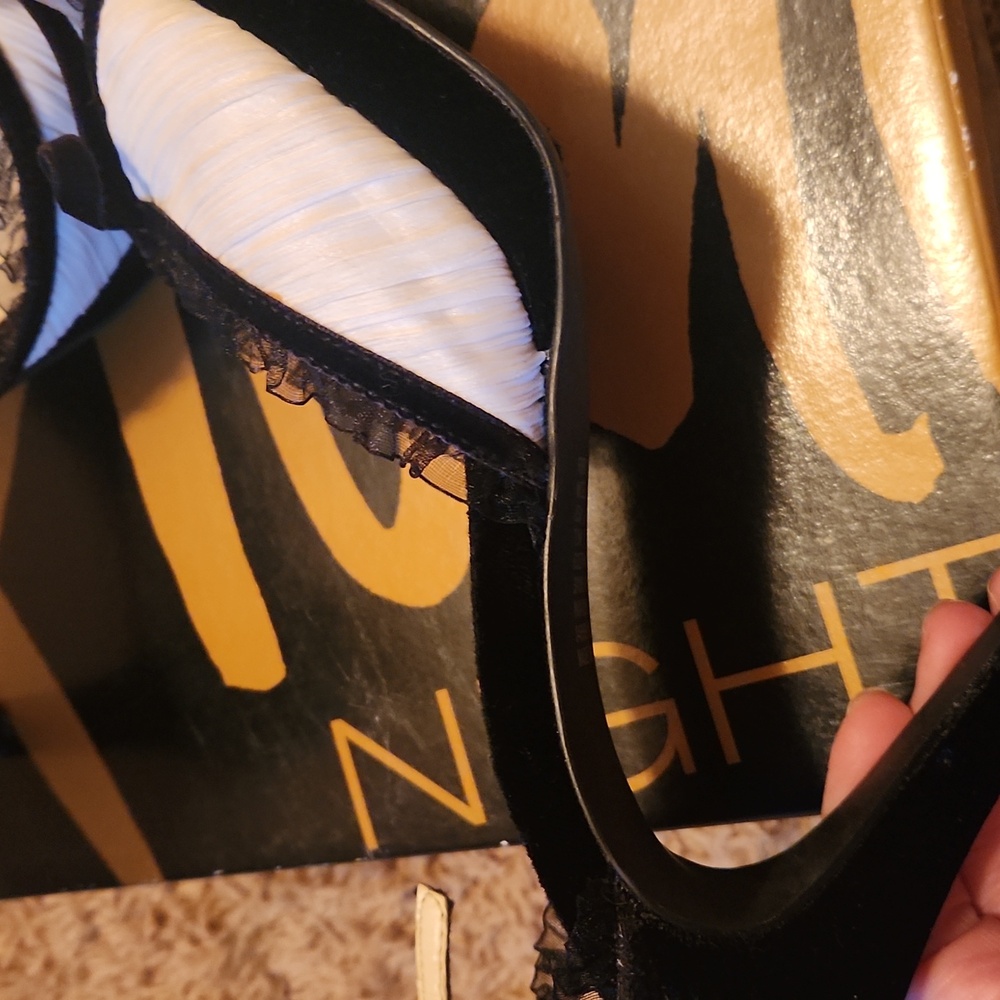 Metaphor Elegant Black and Cream Peep-Toe Heels with Bow - Picture 11 of 13